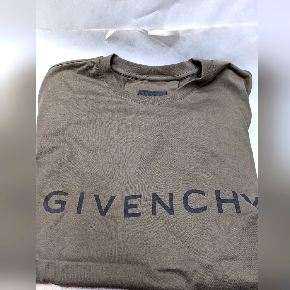 Givenchy Green T-Shirt "LIVE SHOW TODAY'